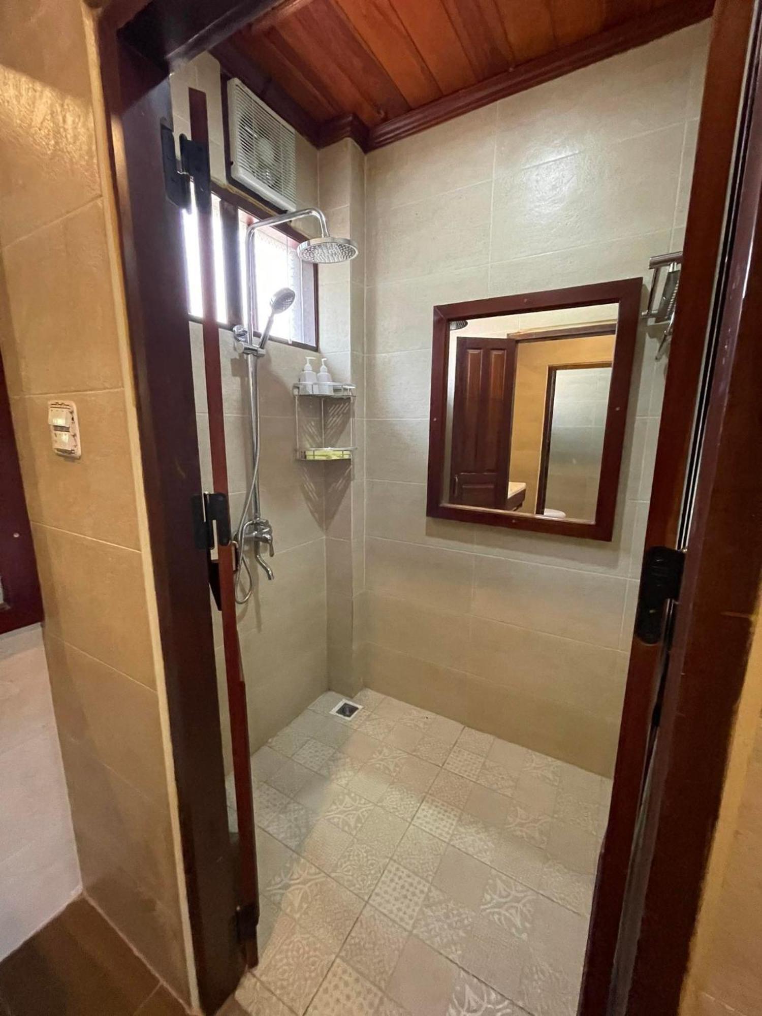לואנג פרבאנג Chaluenxay Boutique Hotel מראה חיצוני תמונה